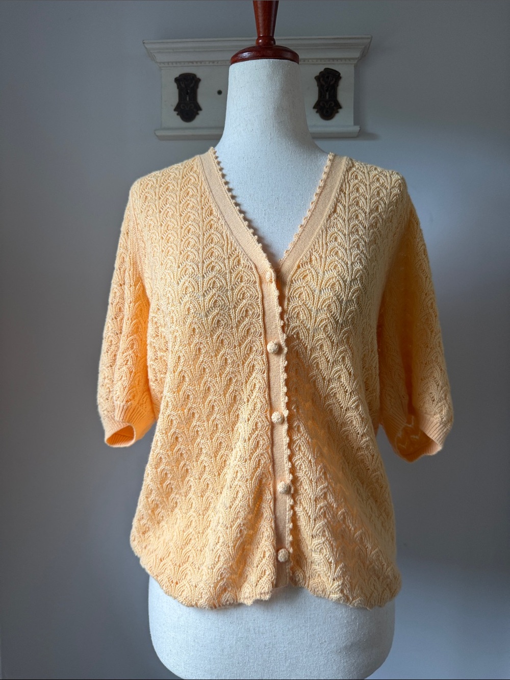 Wilfred Peach Knit V-Neck Button Cardigan Delicate Feminine Button Front Sweater